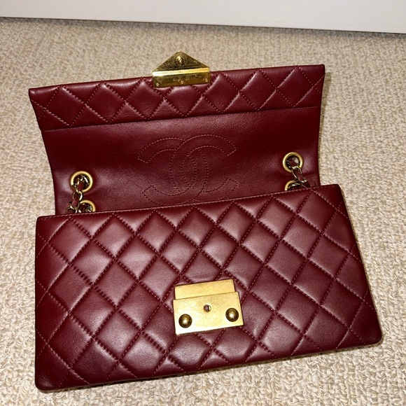 CHANEL Classic Matelasse Lambskin Leather Flap Bag Bordeaux Burgundy - Picture 6 of 11